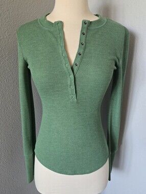 American Eagle Green Henley Button Top XS/S Extra Small
